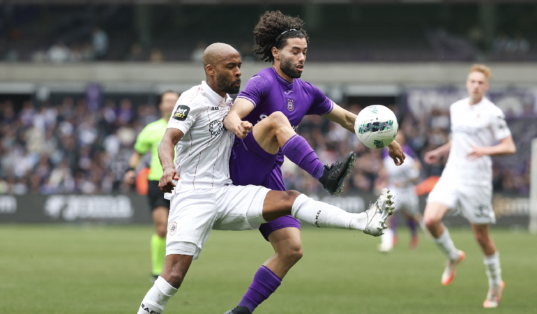 César Huerta y el Anderlecht empataron a cero. Foto: AFP