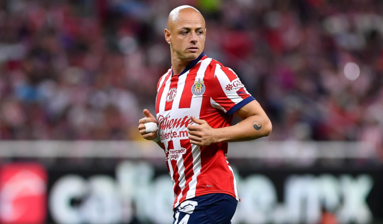 Chicharito pide apoyo a la afición de Chivas / Foto: Mexsport