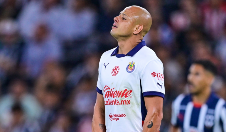 Chicharito sufrió una nueva lesión en Chivas. FOTO: MEXSPORT