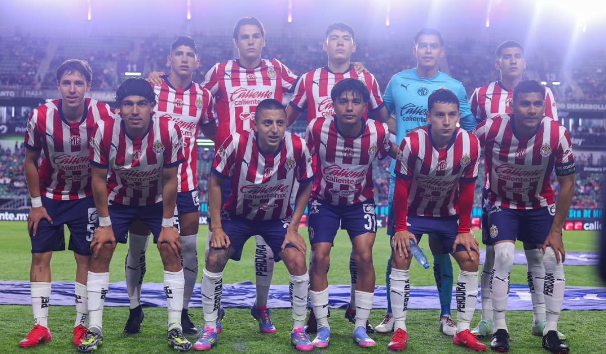 https://storage.googleapis.com/static.elsoldemexico.com.mx/elesto/2025/04/Chivas-dejaria-ir-a-Mateo-Chavez-a-la-Eredivisie-_-Foto_-IG-Chivas.png