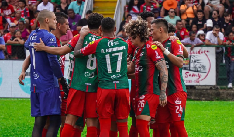 Erick Torres que queda sin equipo ya que el El delantero mexicano, Erick Cubo Torres, se quedó sin equipo luego de que su equipo Asociación Deportiva Guanacasteca fue suspendido. Foto_ Cortesía