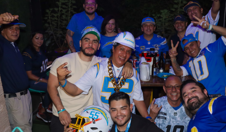 Fans de la NFL se reúnen para ver el draft foto_ Oswaldo Figueroa
