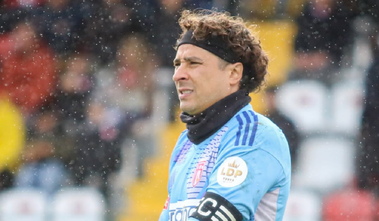 Guillermo Ochoa y el AVS, que necesitan para no descender. Foto: Cortesía
