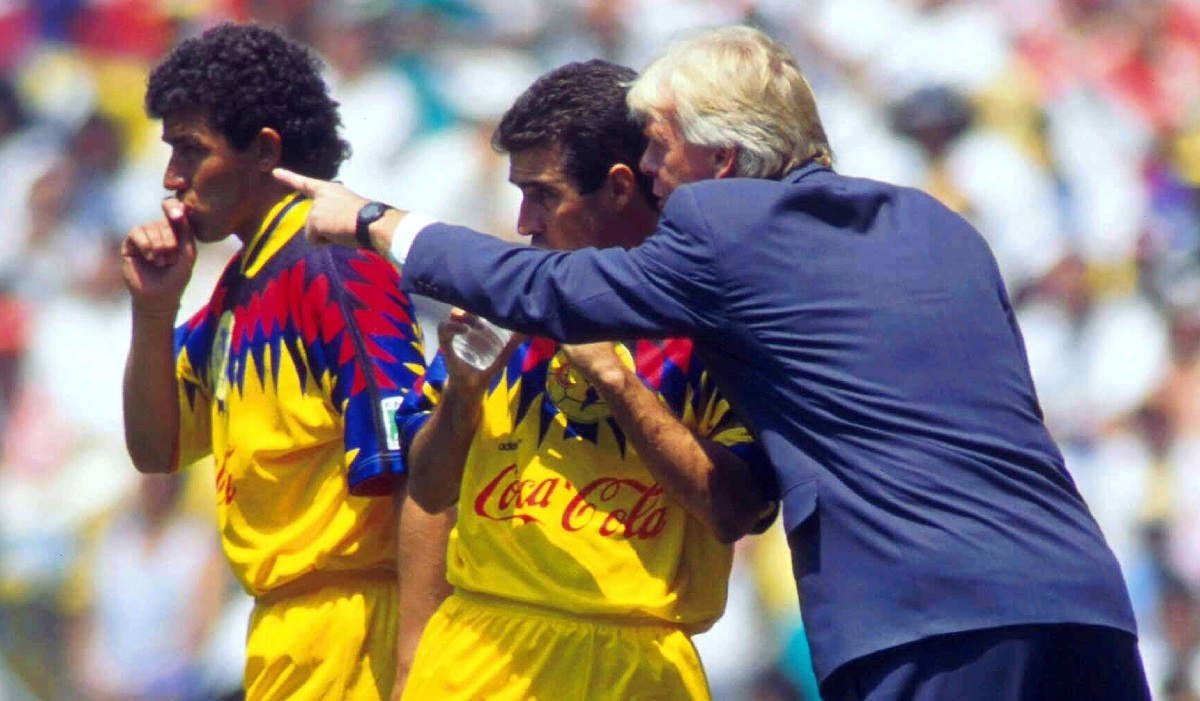 https://storage.googleapis.com/static.elsoldemexico.com.mx/elesto/2025/04/Leo-Beenhakker-dirigio-un-America-de-epoca.png