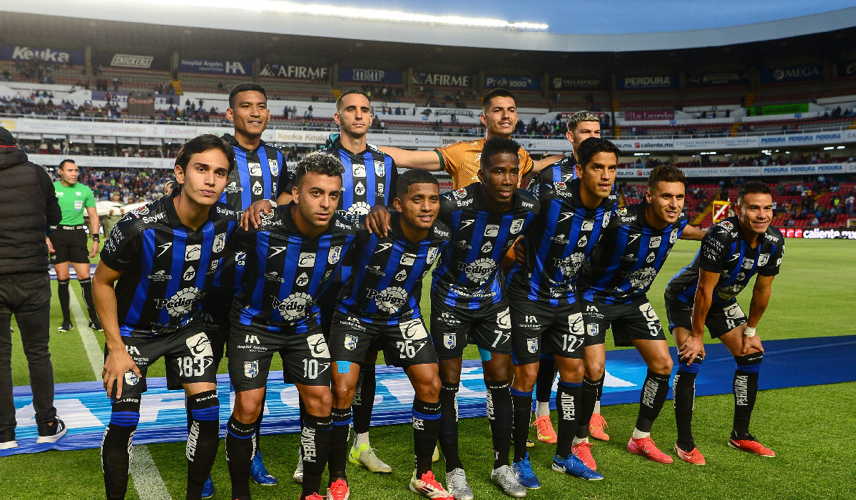 https://storage.googleapis.com/static.elsoldemexico.com.mx/elesto/2025/04/Los-Gallos-Blancos-de-Queretaro-no-lograron-llegar-a-Ciudad-Juarez.-Foto_Mexsport.png