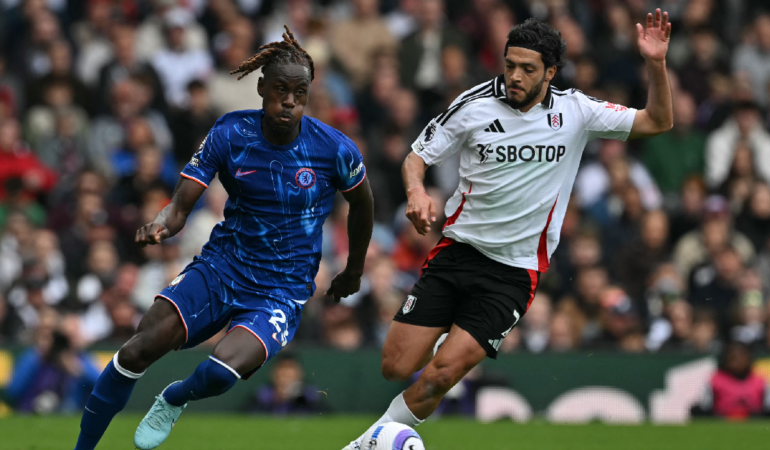 Raúl Jiménez y el Fulham cayeron ante el Chelsea. Foto: AFP
