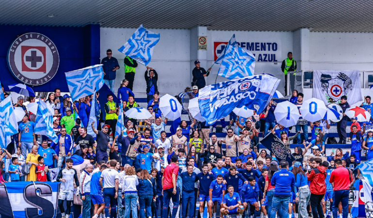 Cruz Azul entrenó a puerta abierta previo a su partido de vuelta de cuartos de final. Foto: Luis Garduño