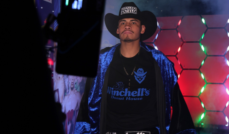 Emanuel Navarrete retuvo el campeonato superpluma _ Foto_ Top Rank