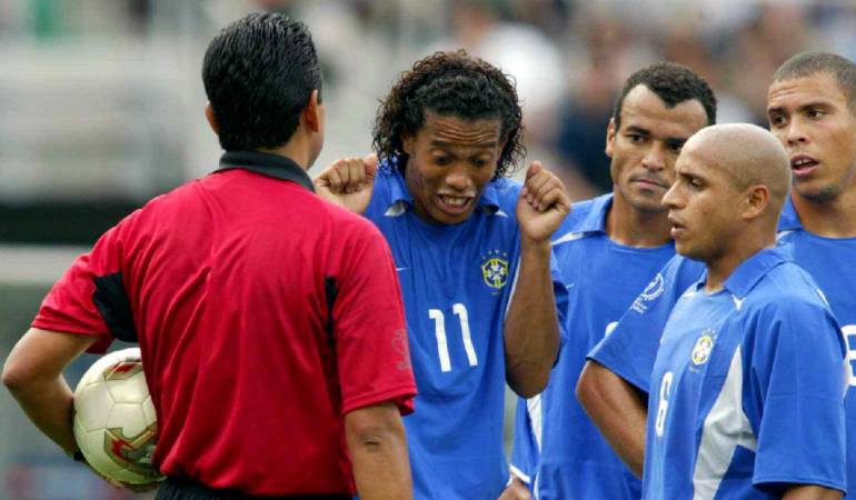 Felipe Ramos Rizo expulsó a Ronaldinho foto_ Mexsport