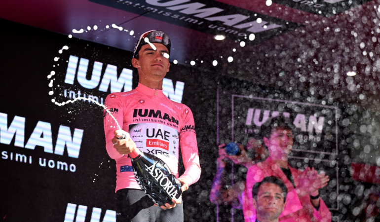 Isaac del Toro se muestra contento con su desempeño en el Giro de Italia / Foto: Reuters