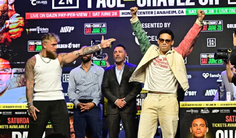 Julio César Chávez Jr ante Jake Paul. Foto: AFP