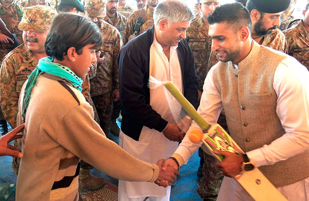nota-box-amir-khan