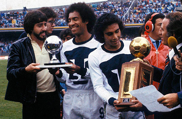 hugo sanchez con los pumas 