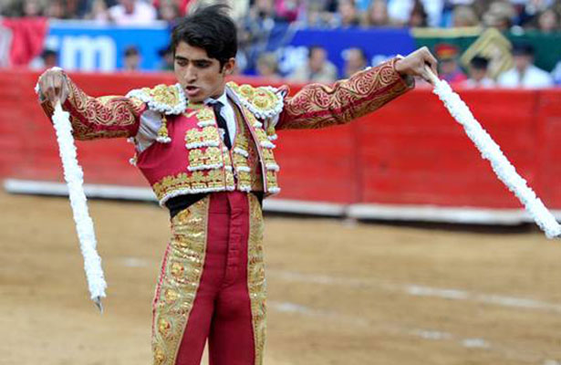 nota-toros-adame