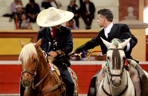 nota-toros-casas-horacio