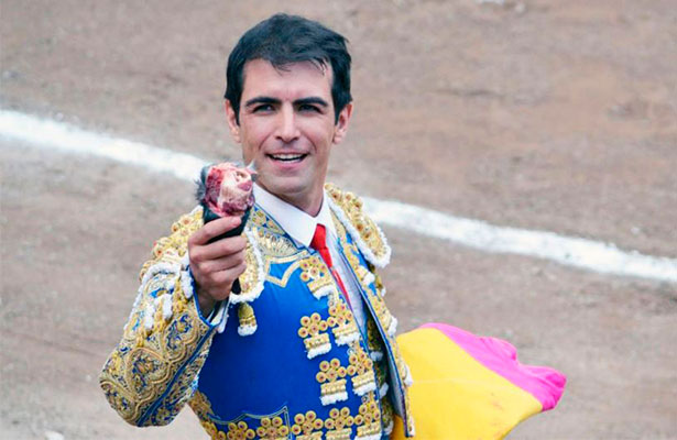 nota-toros-macias-arturo