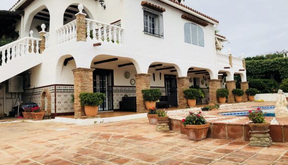 Villa i Benalmádena, Arroyo de la Miel, till salu 