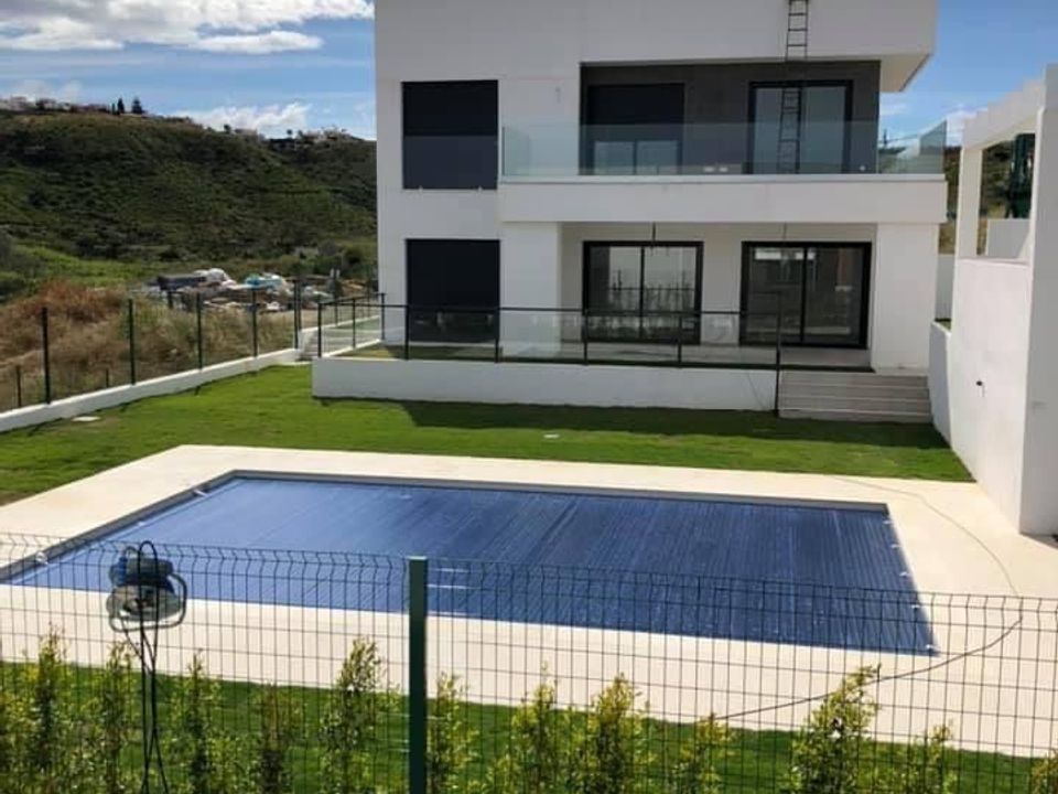 Villa in Manilva, duquesa valley, for sale