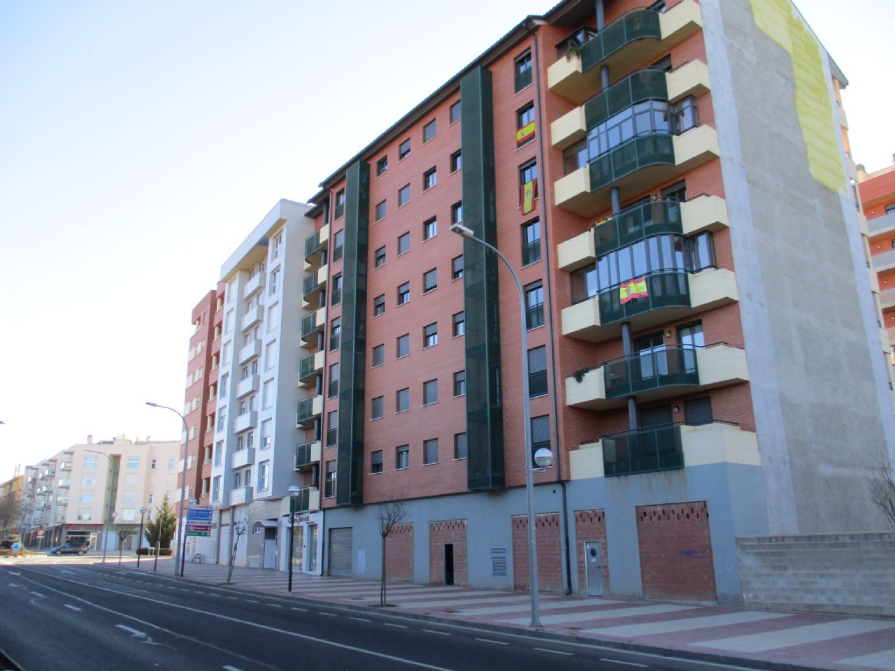 Local comercial en Teruel, Ensanche, alquiler