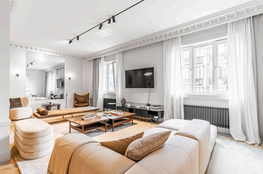 Flat in Madrid, Salamanca Castellana, for sale