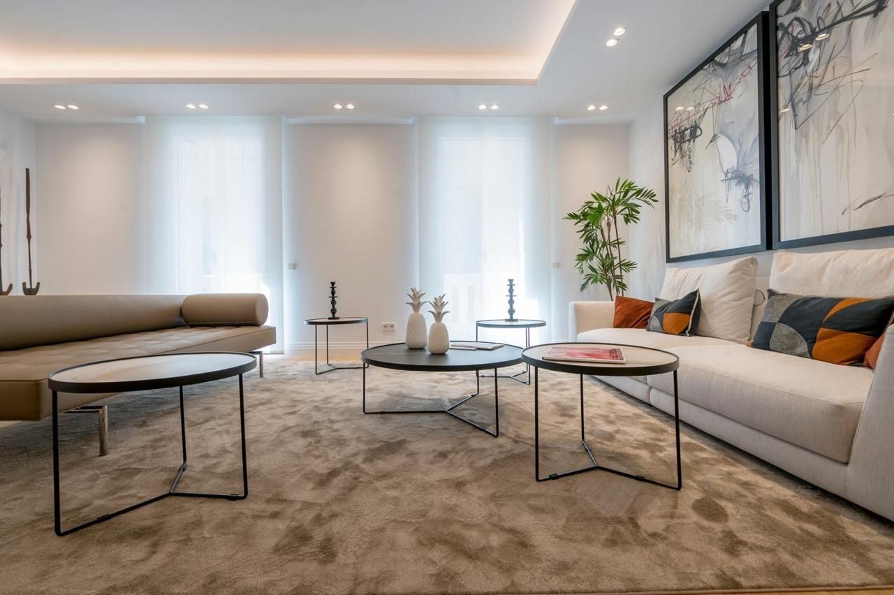 Flat in Madrid, Centro Huertas-Cortes, for sale