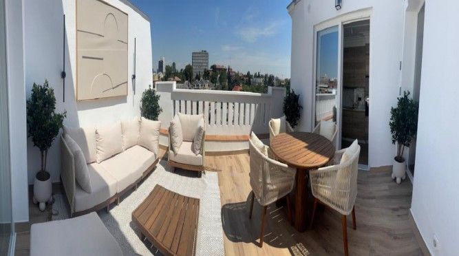 Penthouse in Madrid, Salamanca Castellana, for sale