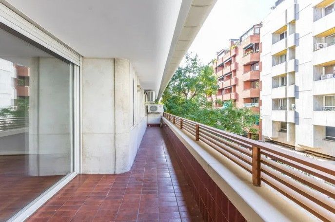 Квартира в Madrid, Chamber&iacute; Almagro, продажа