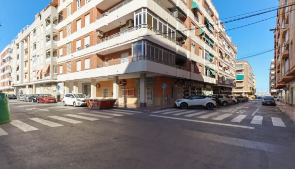 Apartament a Torrevieja, Acequión, en venda