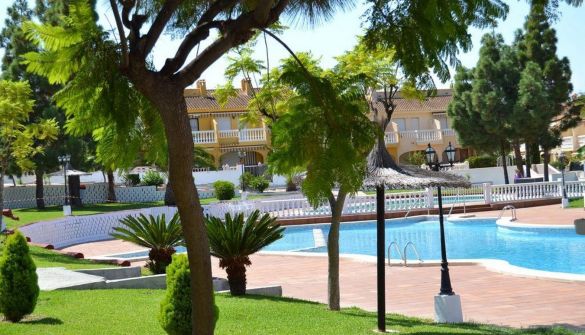 Casa adosada en El Campello, venta