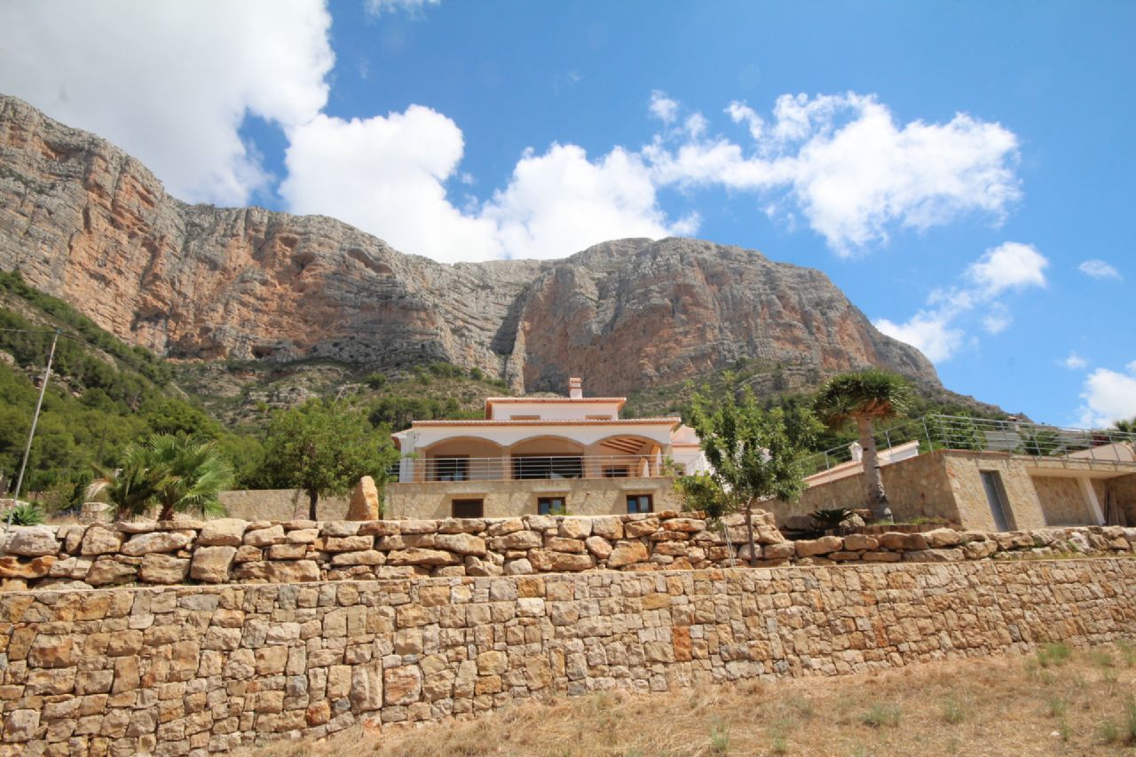 Detached Villa in Jávea - Resale