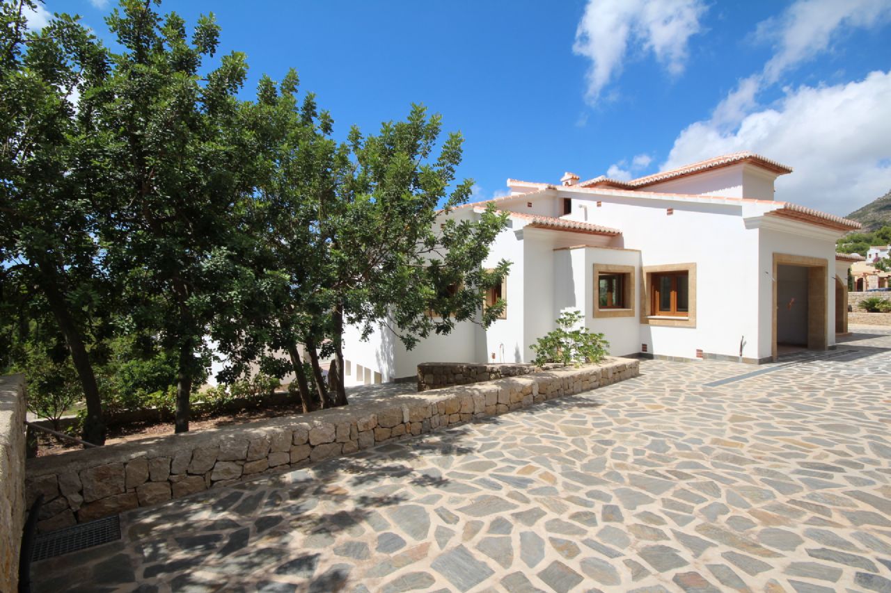 Detached Villa in Jávea - Resale