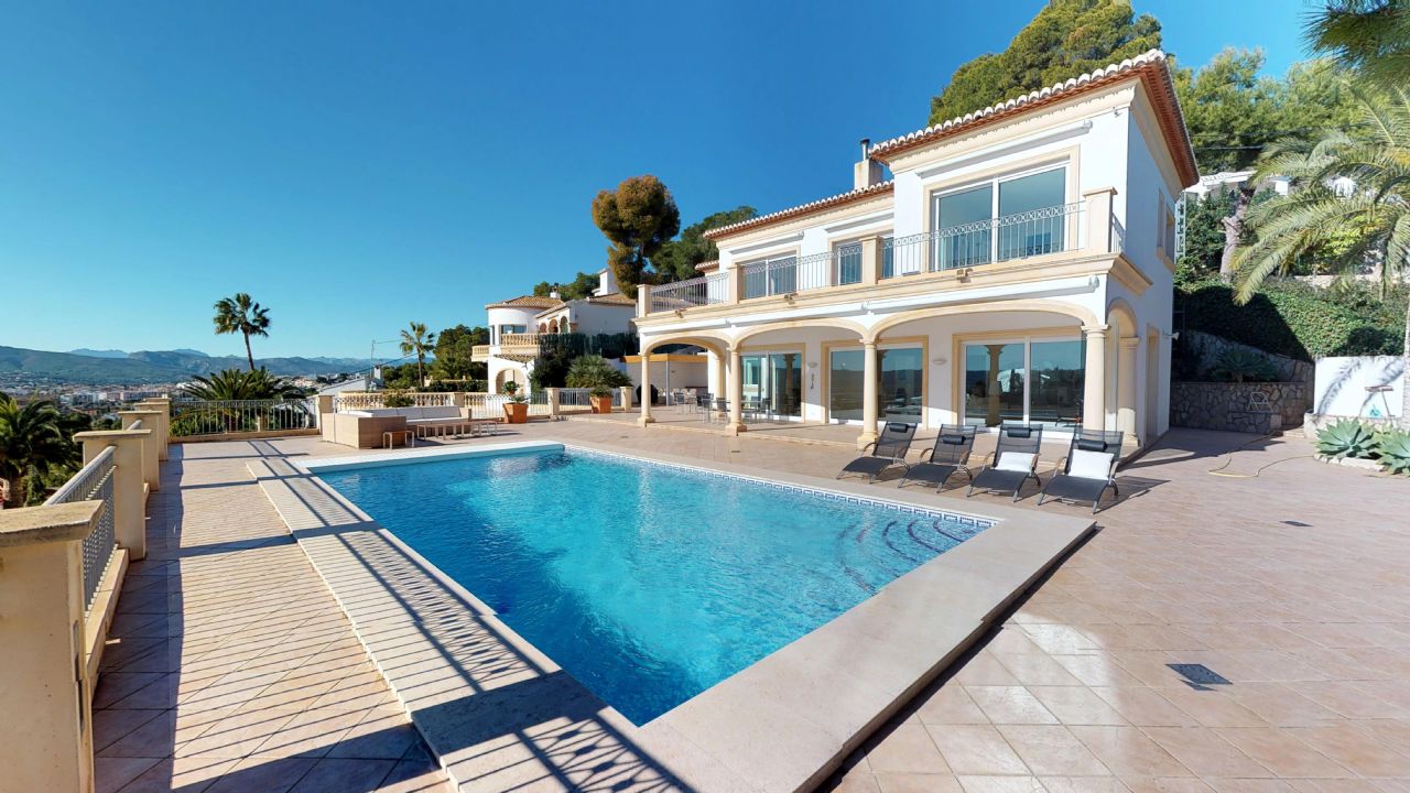 Detached Villa in Jávea - Resale