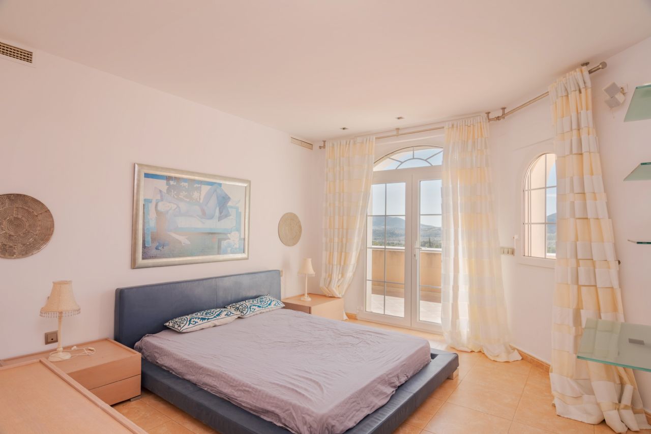 Detached Villa in Jávea - Resale