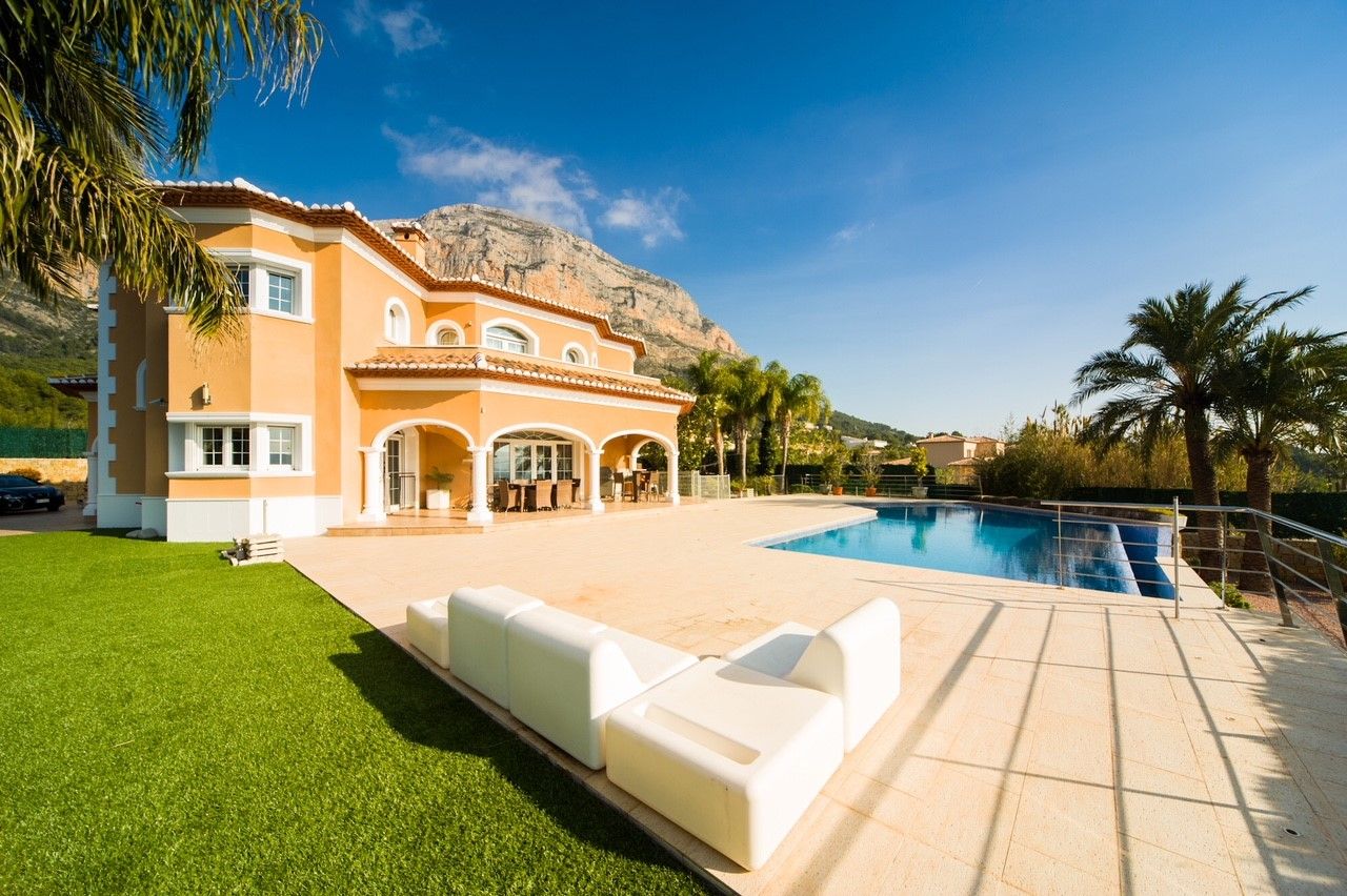 Detached Villa in Jávea - Resale