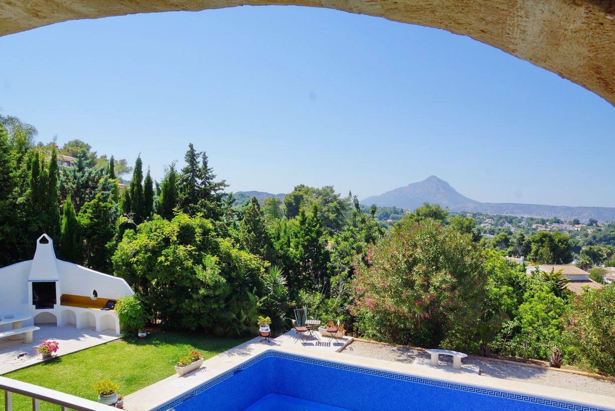 Detached Villa in Jávea - Resale