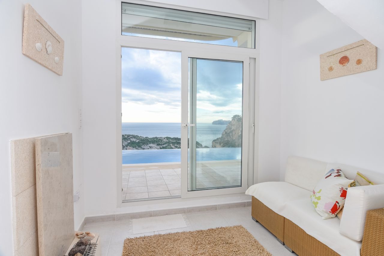 Detached Villa in Jávea - Resale