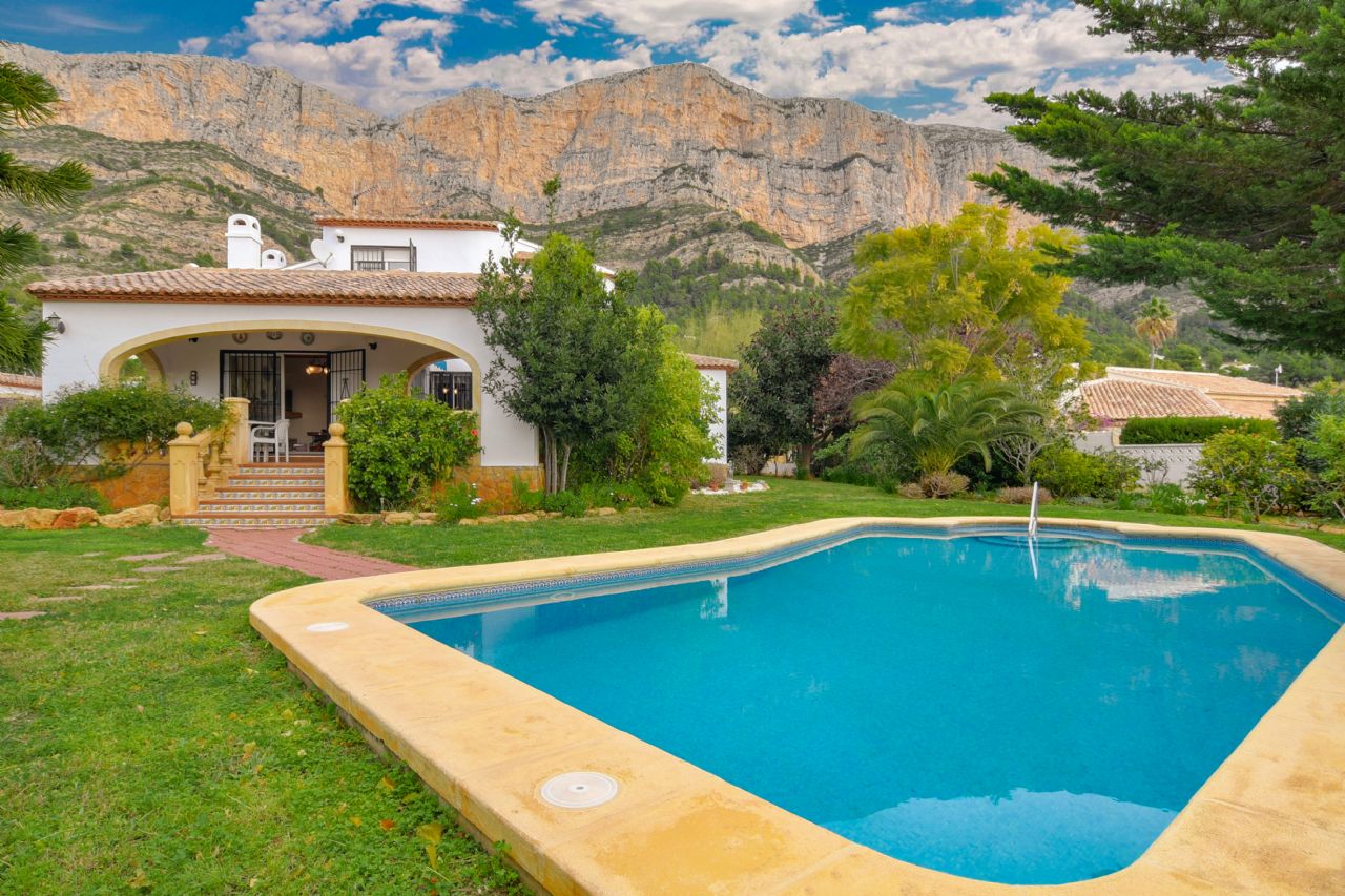 Chalet independiente en Jávea - Reventa