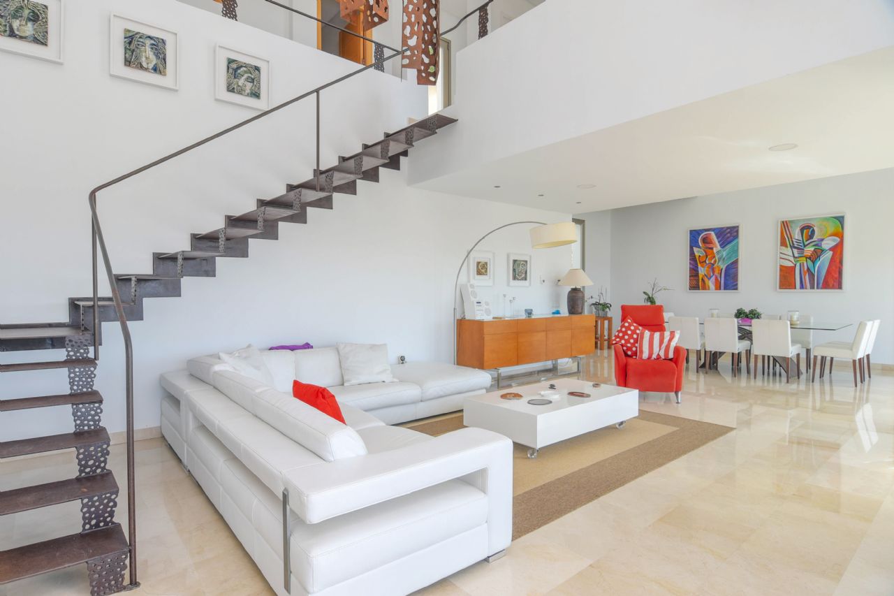 Detached Villa in Jávea - Resale