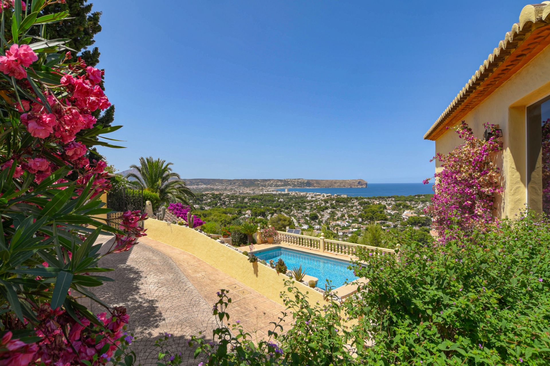 Detached Villa in Jávea - Resale