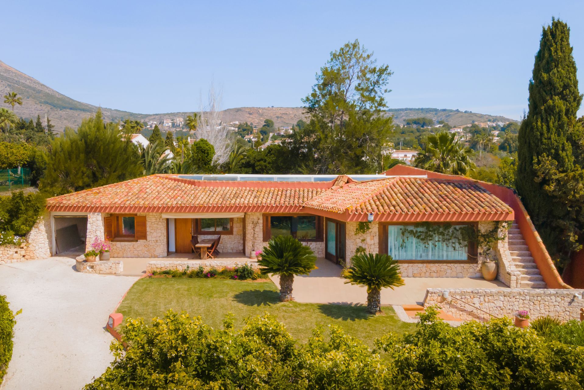 Detached Villa in Jávea - Resale