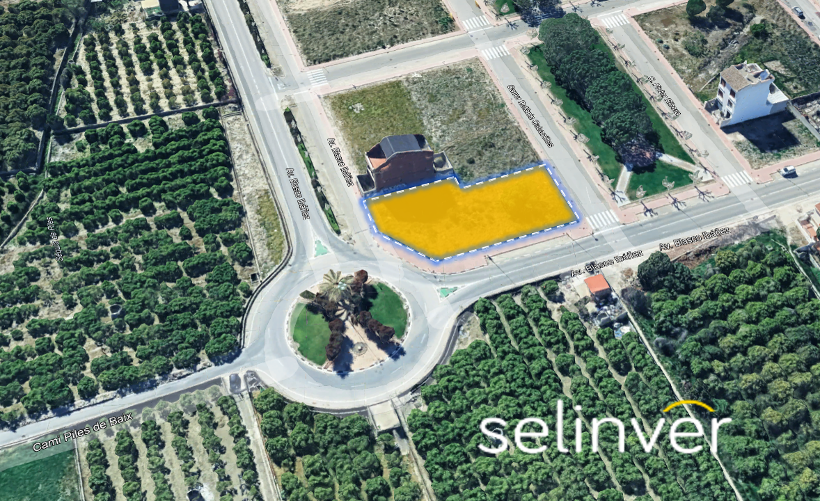 Участок в черте города в Piles, продажа