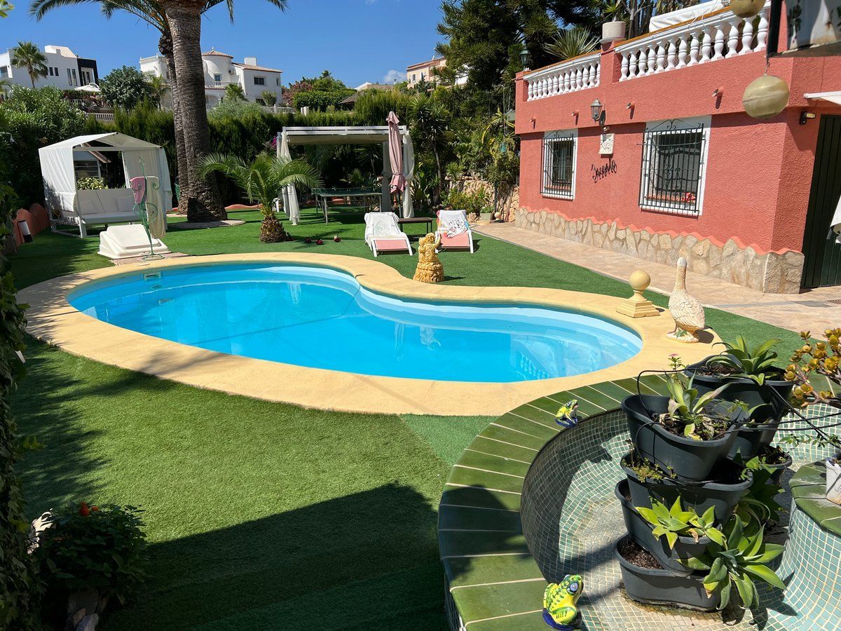 Verkoop. Villa in Calpe