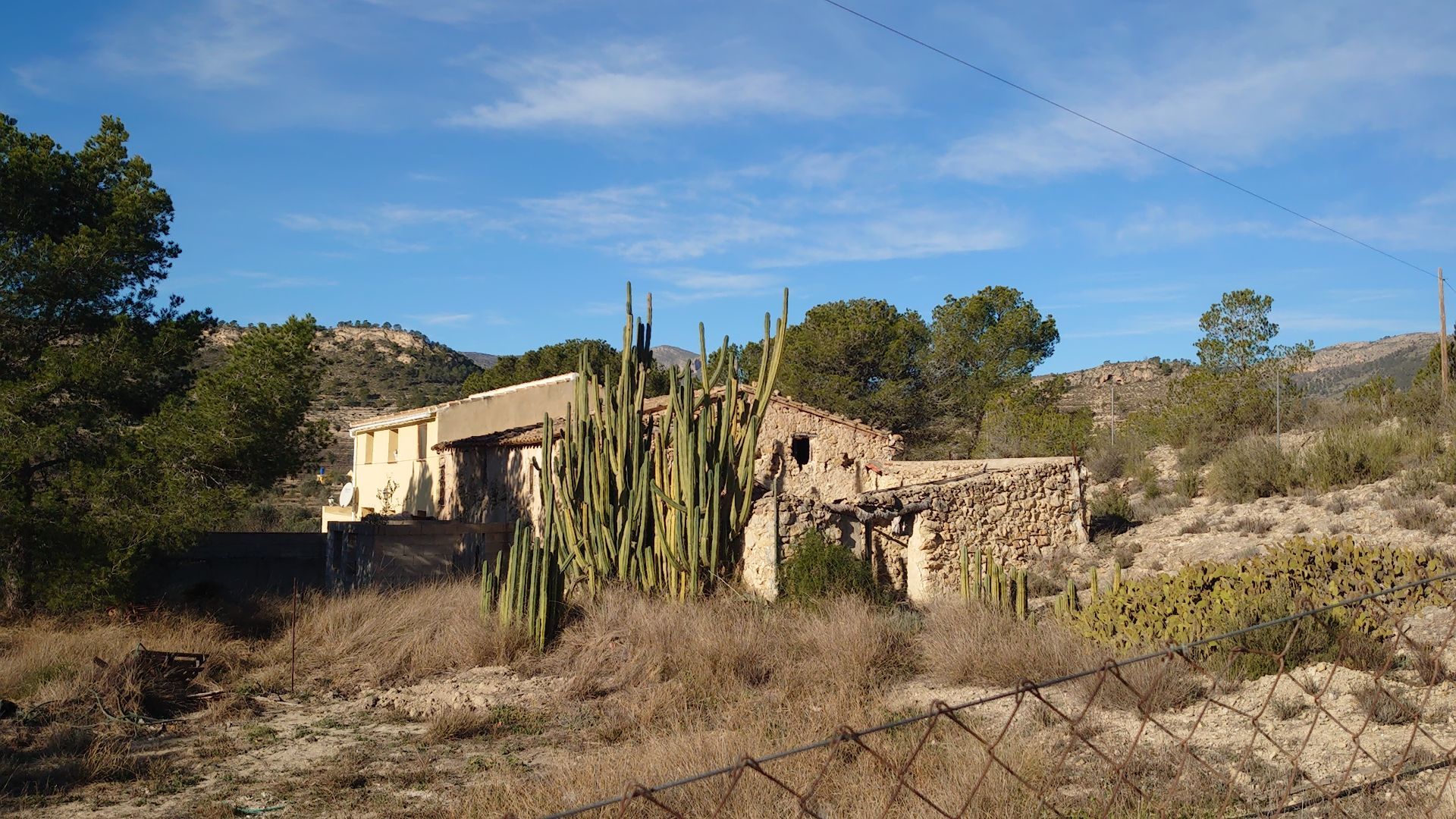 Country House in Relleu, for sale