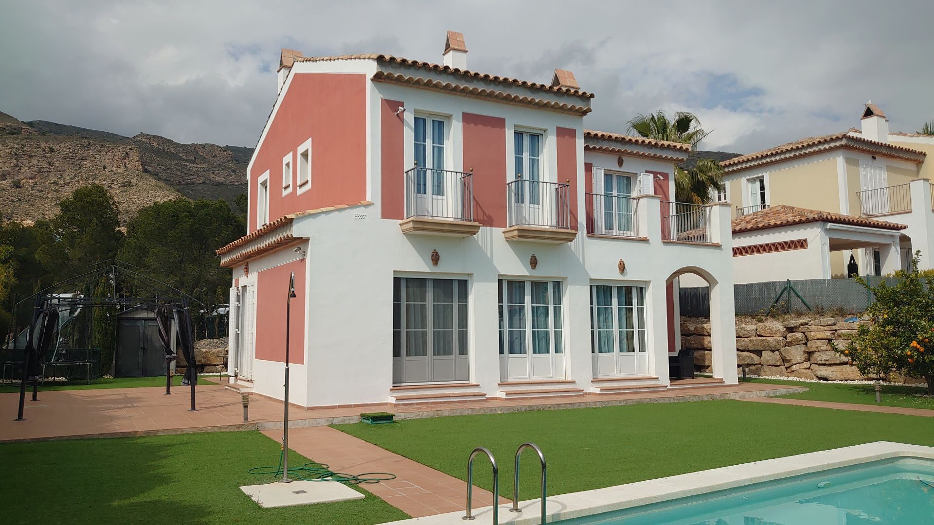 Villa in Finestrat, Urbanizacion Sierra Cortina, verkauf