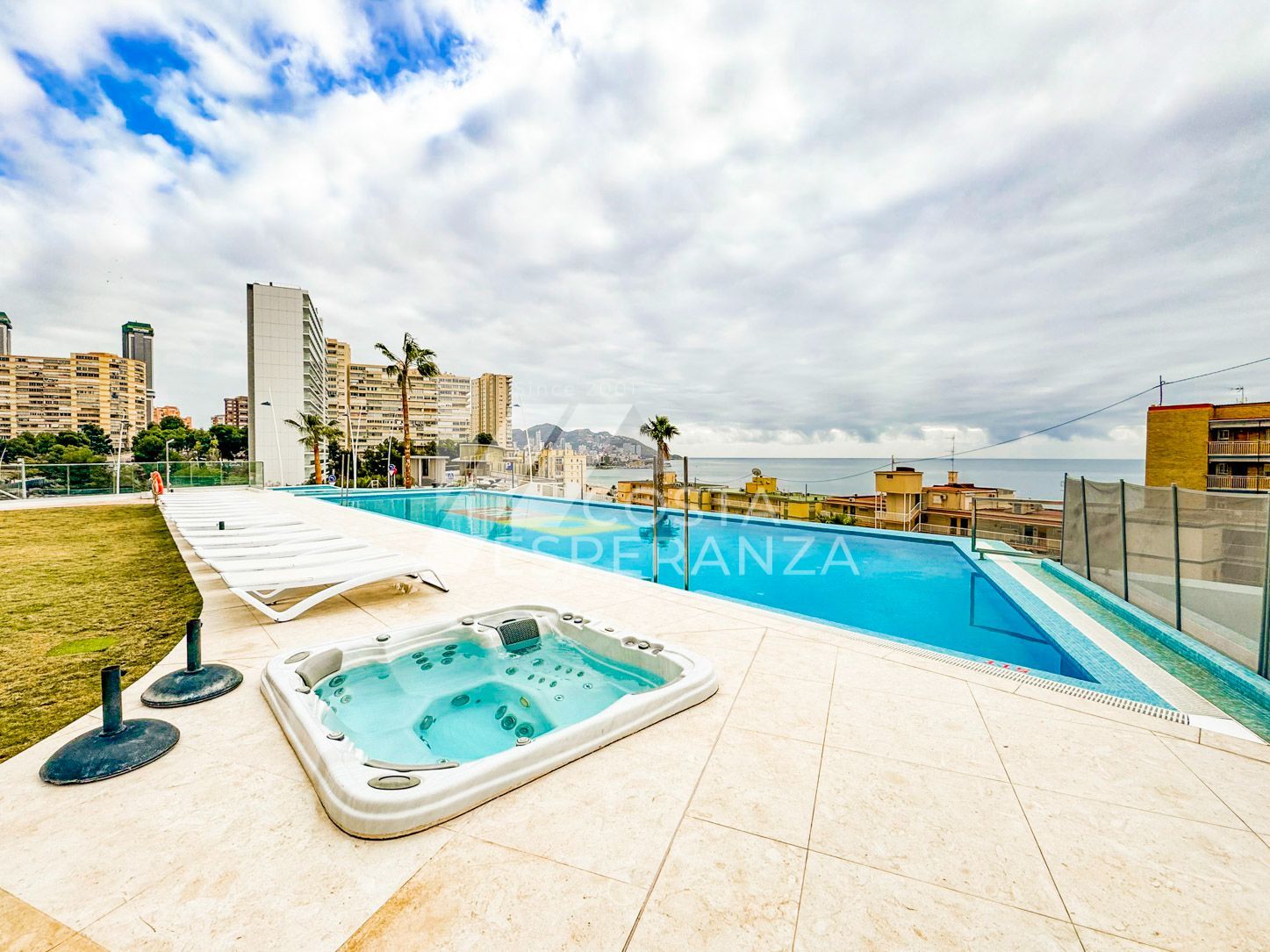 APPARTEMENT NEUF AVEC VUE SUR LA MER