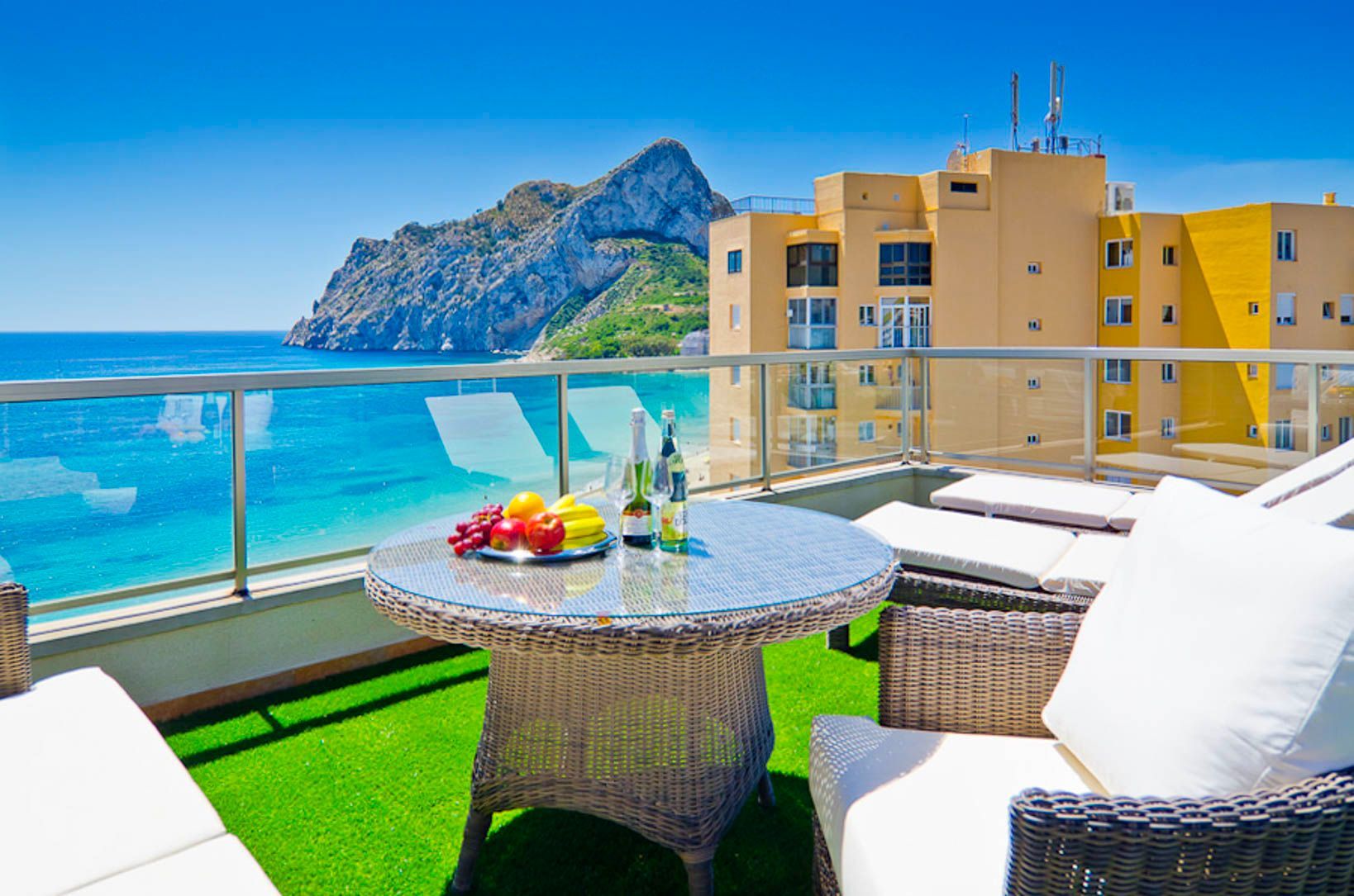 Penthouse - duplex op de eerste lijn van het strand met vrij uitzicht op de zee en de Peñon de Ifach