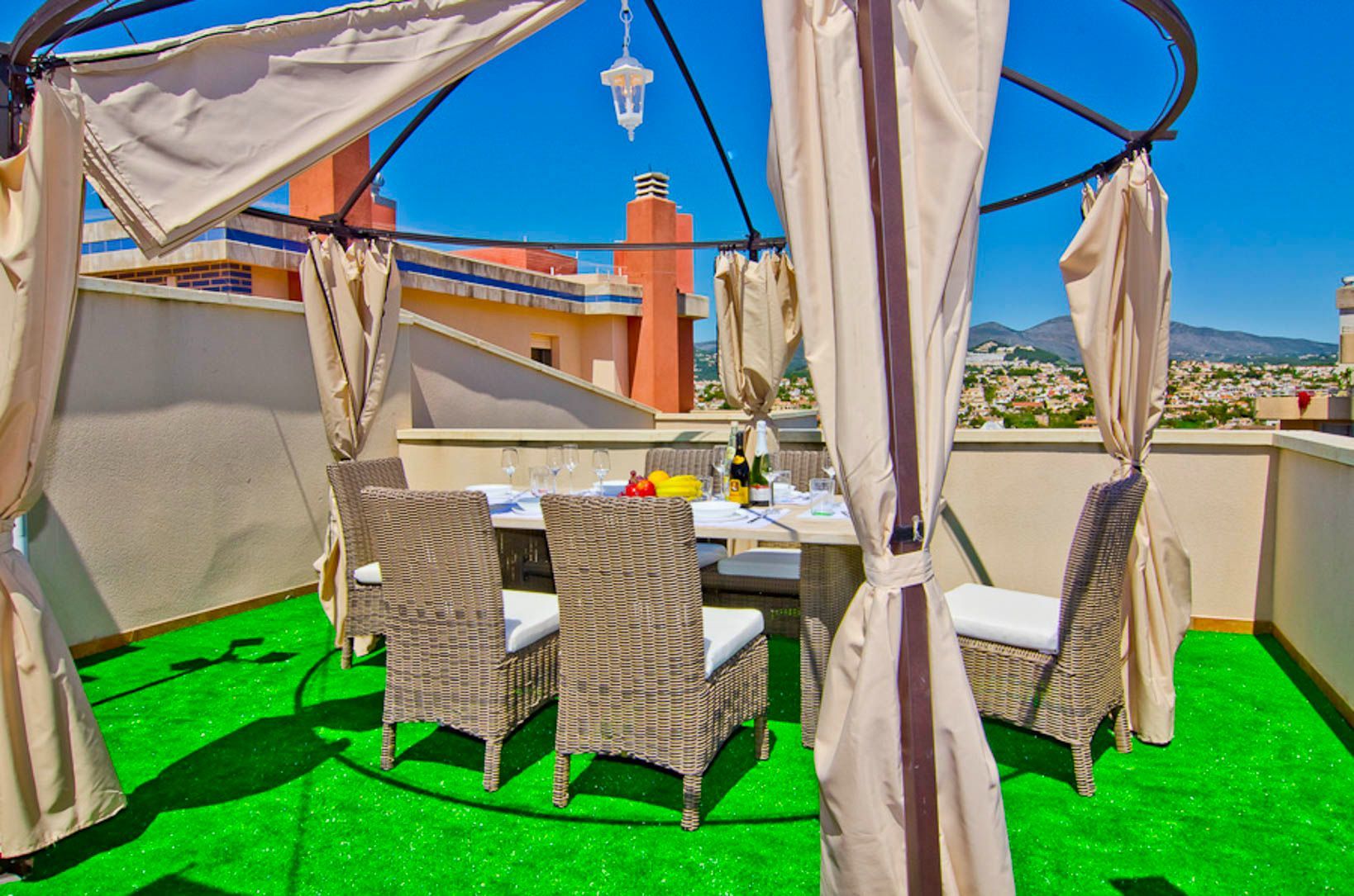 Penthouse - duplex op de eerste lijn van het strand met vrij uitzicht op de zee en de Peñon de Ifach