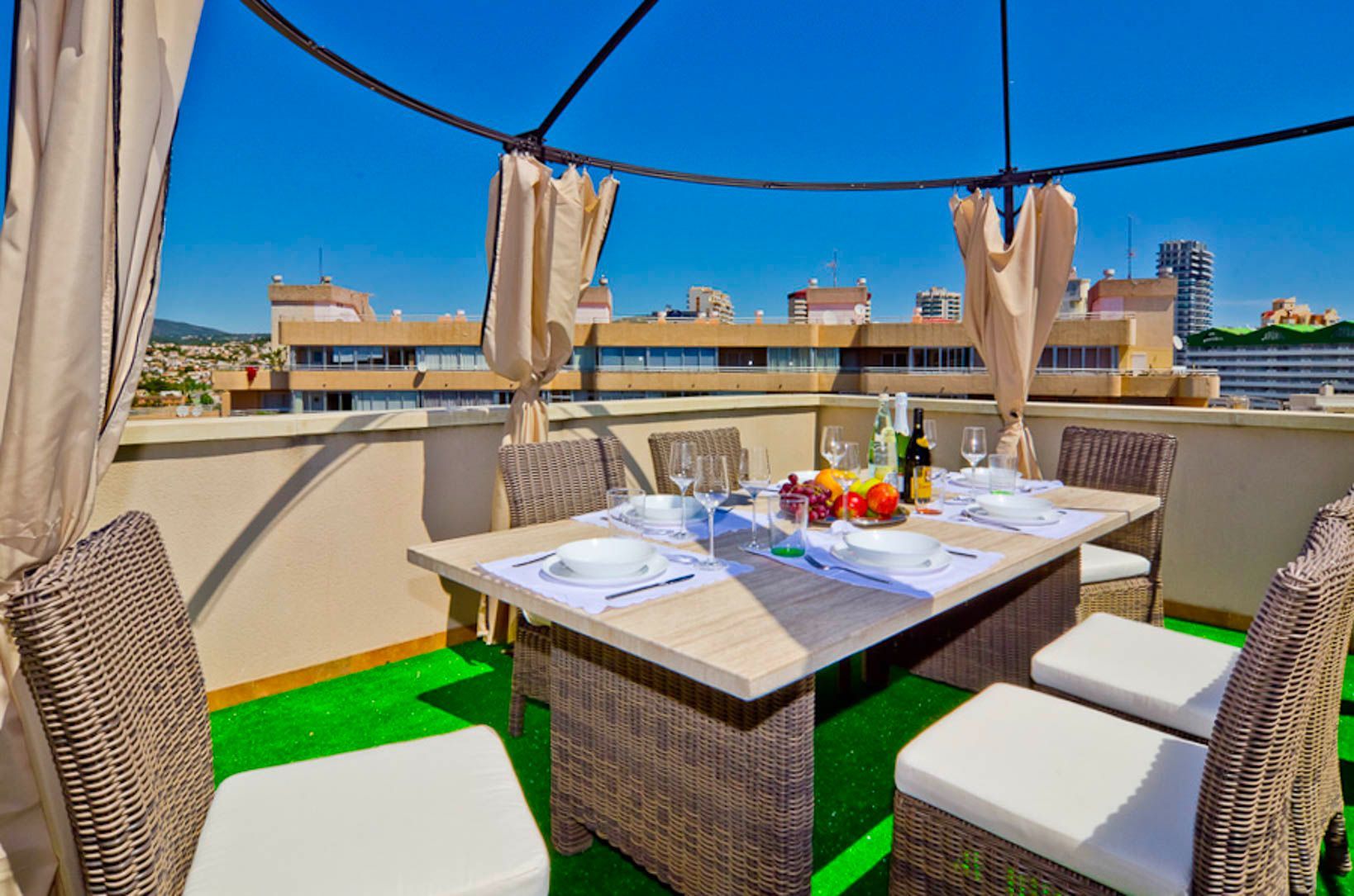 Penthouse - duplex op de eerste lijn van het strand met vrij uitzicht op de zee en de Peñon de Ifach