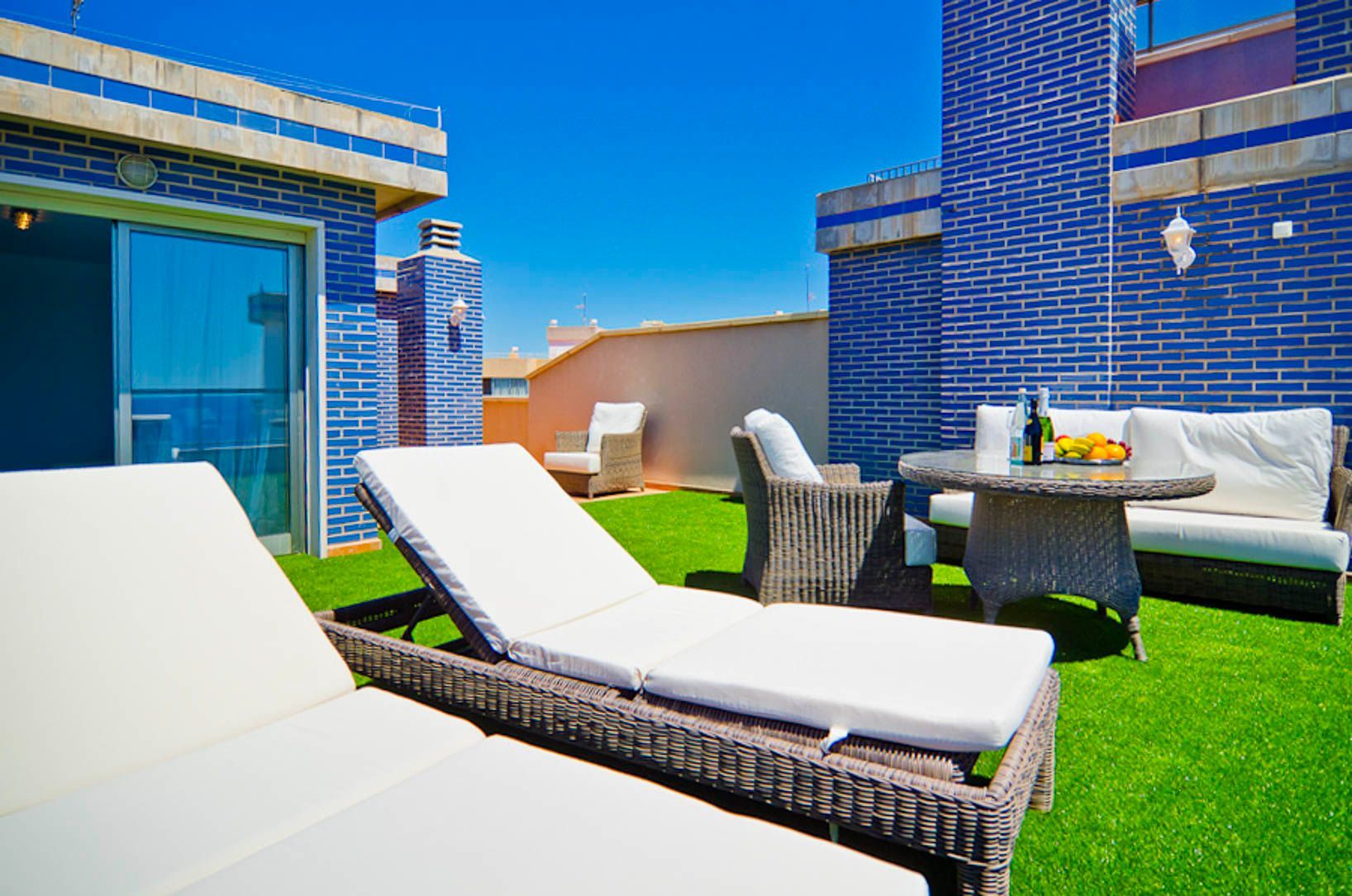 Penthouse - duplex en première ligne de plage avec des vues ouvertes sur la mer et le Peñon de Ifach