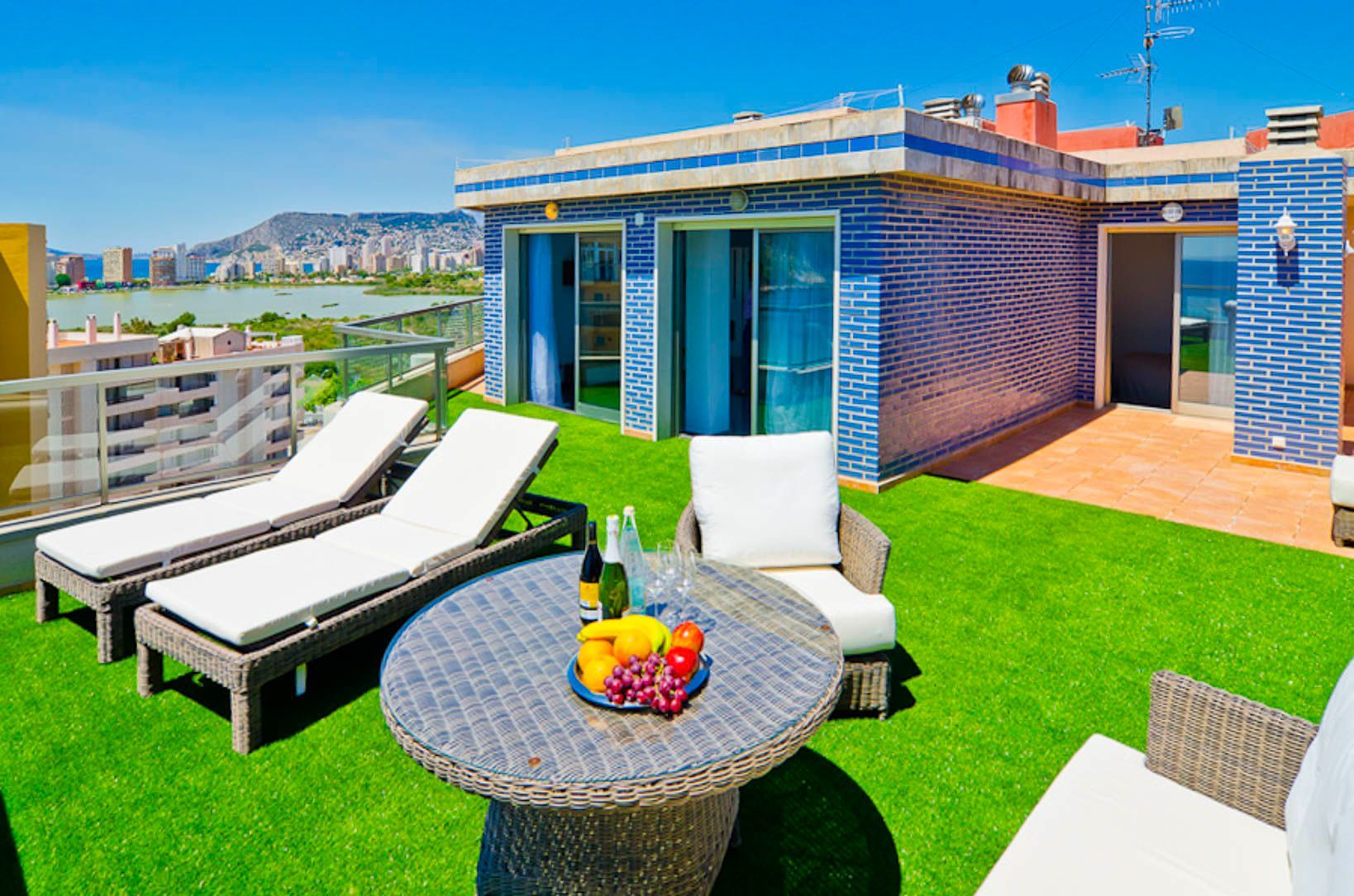 Penthouse - duplex op de eerste lijn van het strand met vrij uitzicht op de zee en de Peñon de Ifach